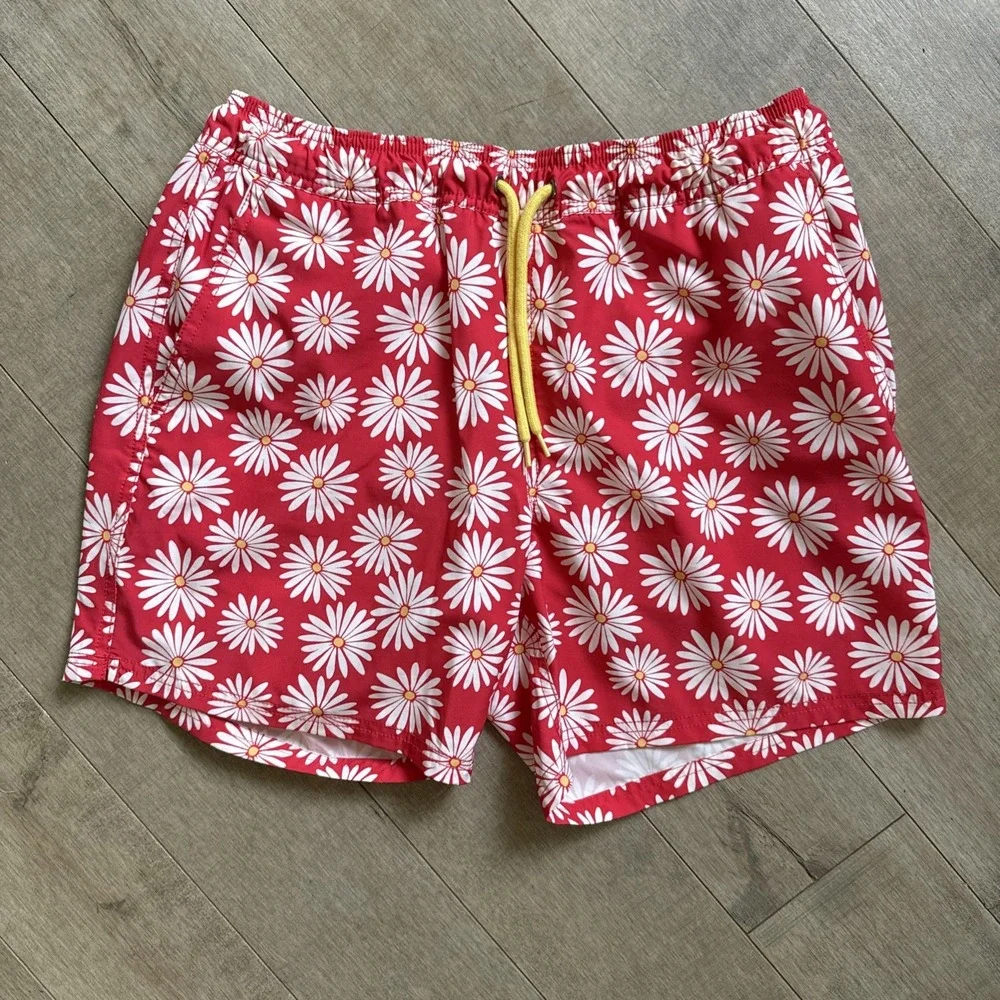 J.Crew Flex Swimwear Mens Medium Red White Daisy Floral Swim Trunks Shorts